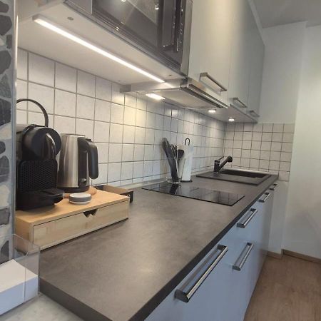 Apartment 1 Mit Terrasse Und Pkw-Stellplatz เลเวอร์คูเซน ภายนอก รูปภาพ