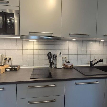 Apartment 1 Mit Terrasse Und Pkw-Stellplatz เลเวอร์คูเซน ภายนอก รูปภาพ