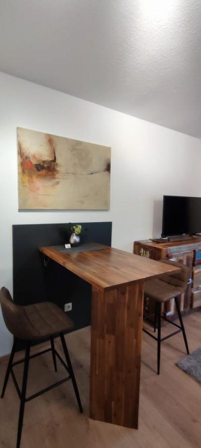 Apartment 1 Mit Terrasse Und Pkw-Stellplatz เลเวอร์คูเซน ภายนอก รูปภาพ