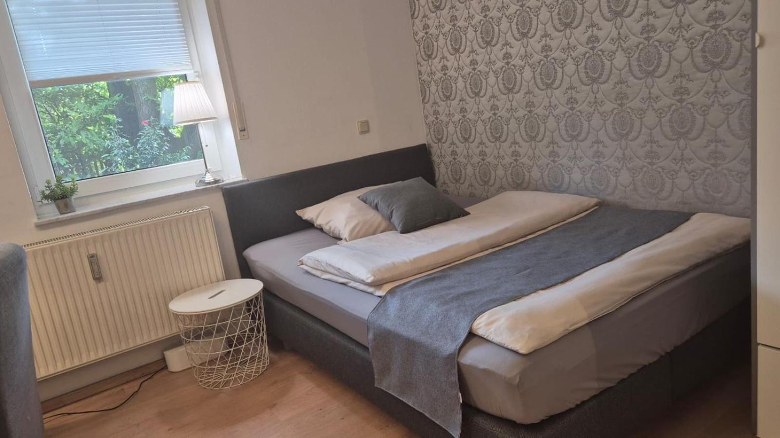 Apartment 1 Mit Terrasse Und Pkw-Stellplatz เลเวอร์คูเซน ภายนอก รูปภาพ
