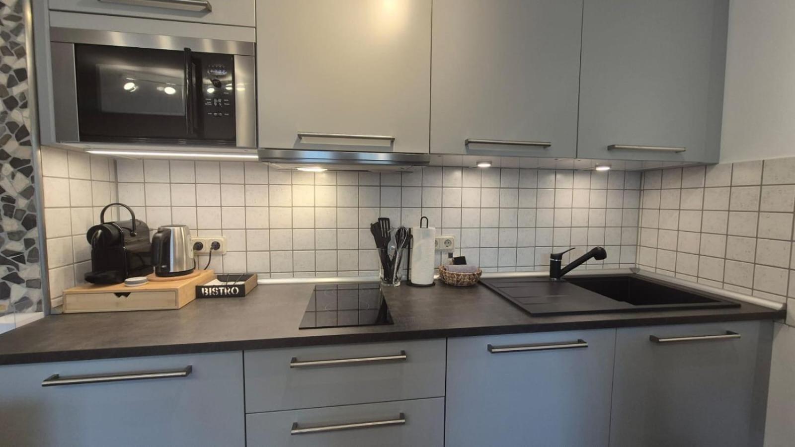 Apartment 1 Mit Terrasse Und Pkw-Stellplatz เลเวอร์คูเซน ภายนอก รูปภาพ