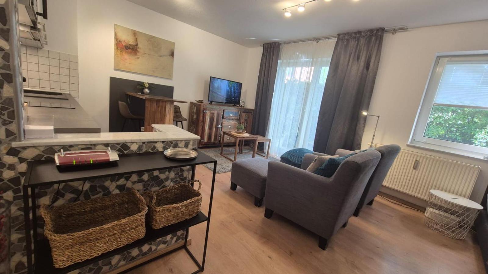 Apartment 1 Mit Terrasse Und Pkw-Stellplatz เลเวอร์คูเซน ภายนอก รูปภาพ