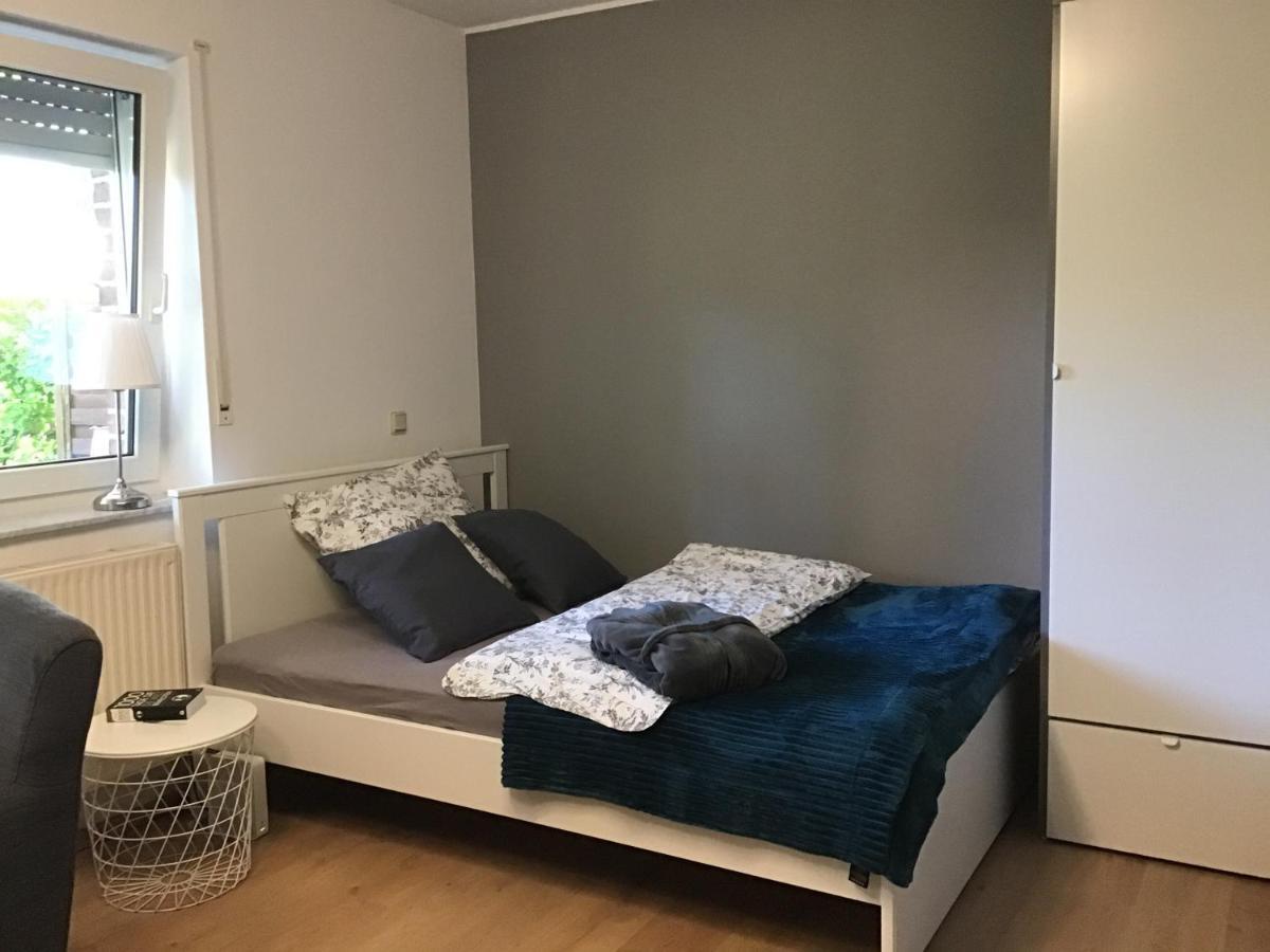 Apartment 1 Mit Terrasse Und Pkw-Stellplatz เลเวอร์คูเซน ภายนอก รูปภาพ