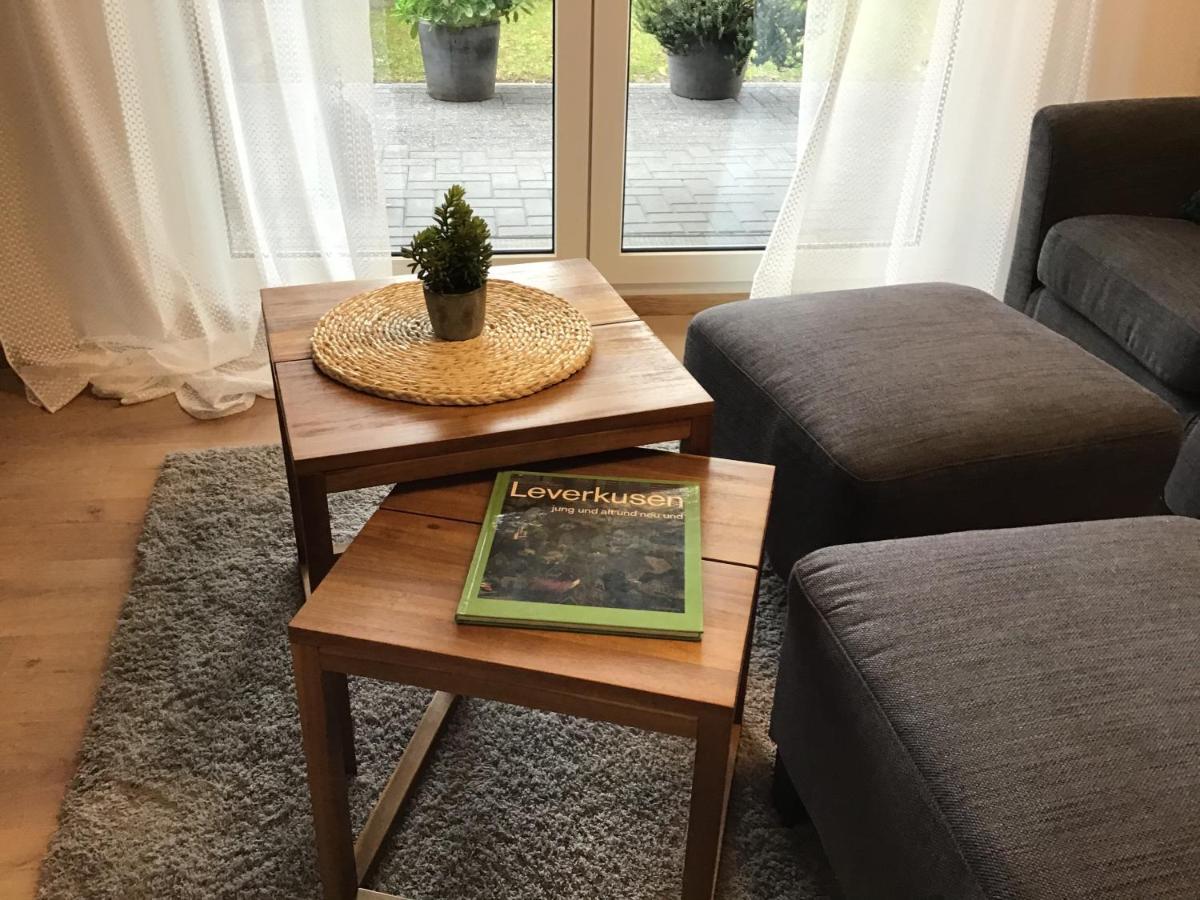 Apartment 1 Mit Terrasse Und Pkw-Stellplatz เลเวอร์คูเซน ภายนอก รูปภาพ